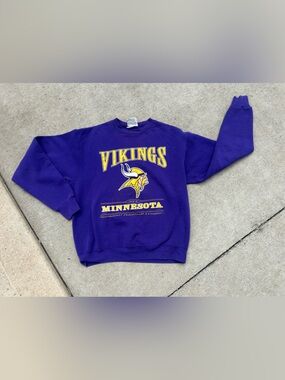Lee Purple Minnesota Vikings Crewneck Sweatshirt with Yellow Logo